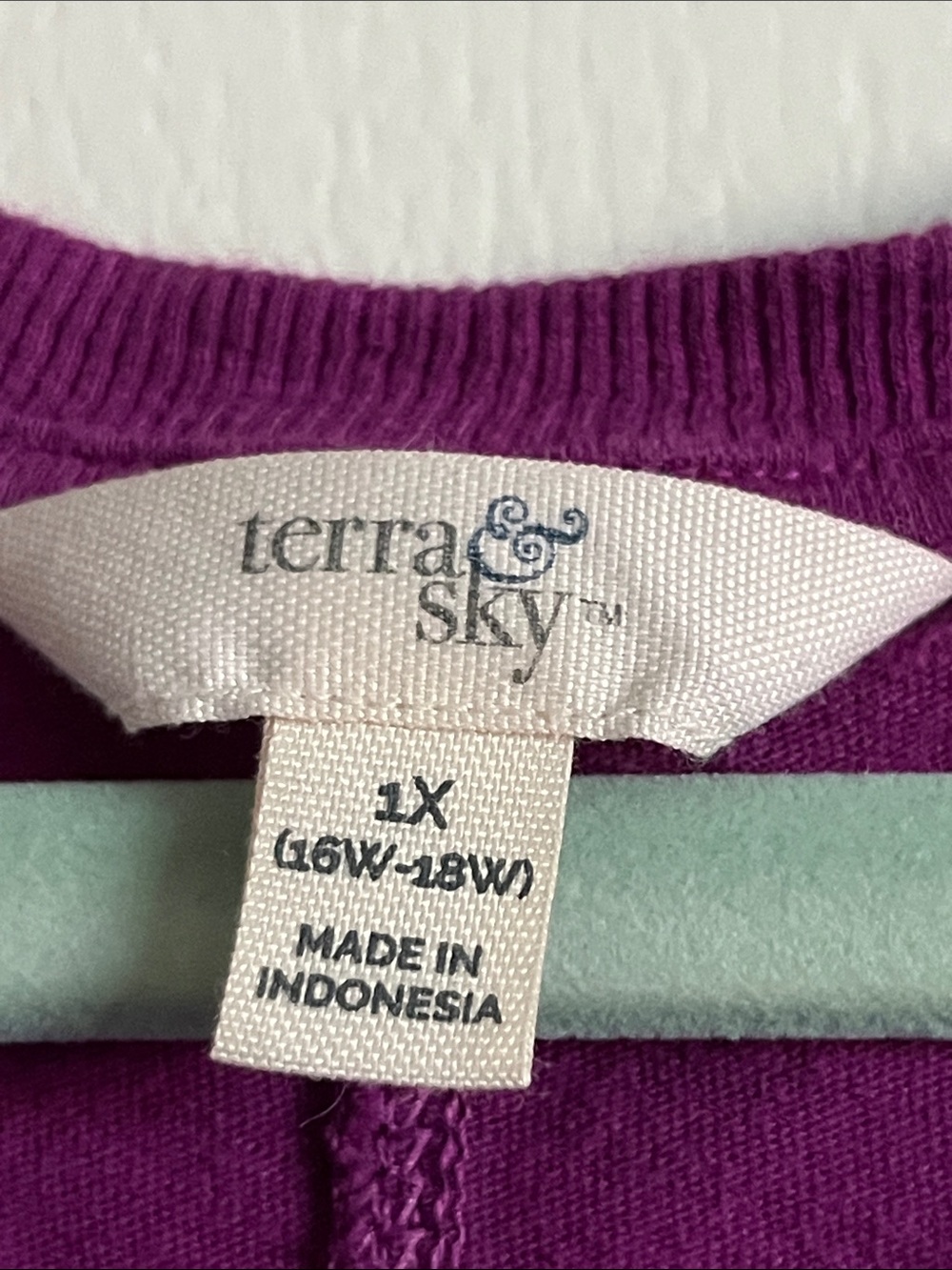 Sky Purple Sleeveless V-Neck Midi Dress - Picture 2 of 5